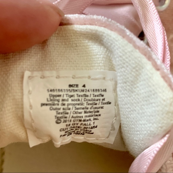 HP🎉🎉 Gymboree Soft Pink Sneaker w/ Satin L… - Picture 5 of 15